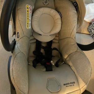 Maxi Cosi infant car seat